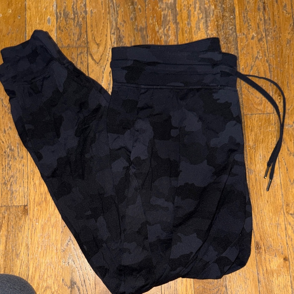 Lululemon Black Camouflage Leggings